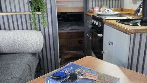 Samuel – Ford-Bus mit 3 Schlafplätzen aus dem Jahr 2013