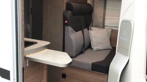 Knaus Van Ti 3p – Knaus Van Ti 3p semi-integrated from 2022 - air conditioning living area