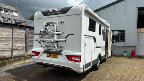 Family Camper with 5 belts, 5 sleeping places and complete inventory 