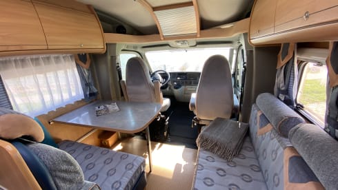 Camper Harderwijk – 4p Bürstner semi-integrated from 2004
