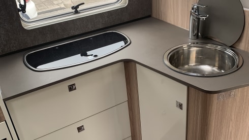 Integral very spacious camper Mercedes Burstner 2020