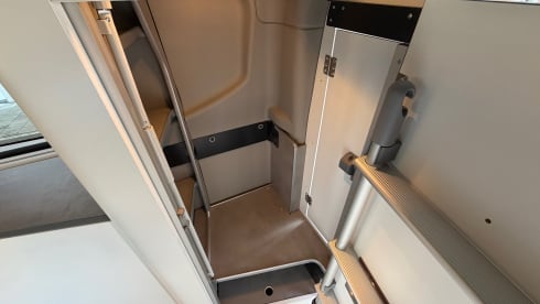 Abby – 4p Ford campervan uit 2024