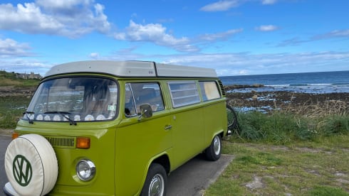 Putu – Volkswagen T2 from 1977, perfect condition