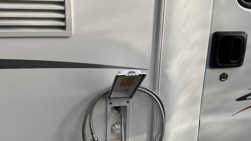 Compleet huisje op wielen! – Rapido Camper 2 person compact and complete!