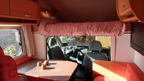 Family camper for 6 people with 2 fixed double beds