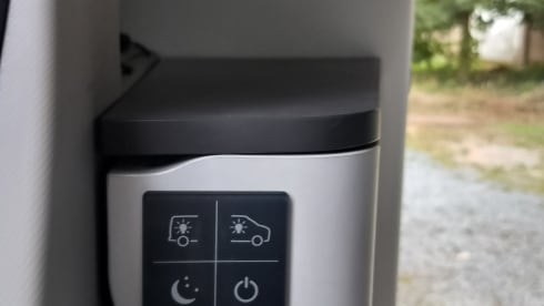 Jackie – Ford-Campingbus für 4 Personen ab 2025