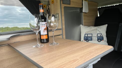 BeeHappy – Camper Toyota a 3 posti letto del 2006