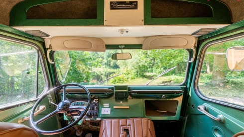 Woody – Classic Citroen HY 1976 bus camper