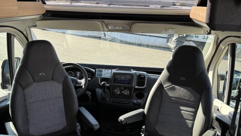 Adria Twin 640 SGX Sports AUTOMAAT