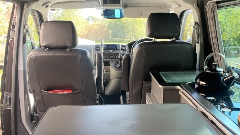 Ronnie – 4 berth Volkswagen campervan 2015