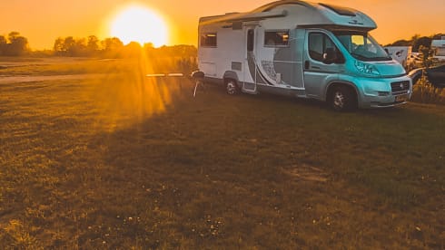 Kempi – 4 person luxury camper with super nice layout