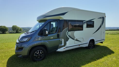 Geräumiges Wohnmobil mit 4 Schlafplätzen – unter 7 m