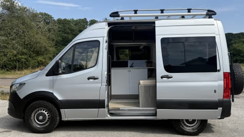 The North Mate – 3-persoons Mercedes-Benz campervan uit 2019