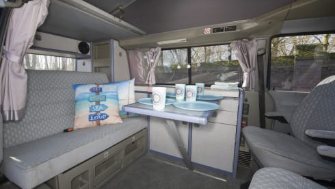 Sea - Cozy and robust VW T4 California with sleeping roof