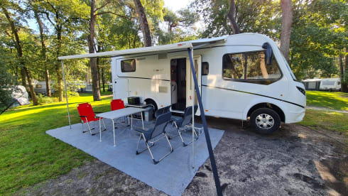 Luxurious Dethleffs Trend integrated (with level system, double air conditioning and zp)