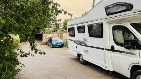 Milo  – 4 berth Peugeot alcove from 2013