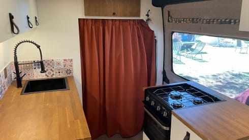 The Black Pearl – 2p Peugeot bus from 2017