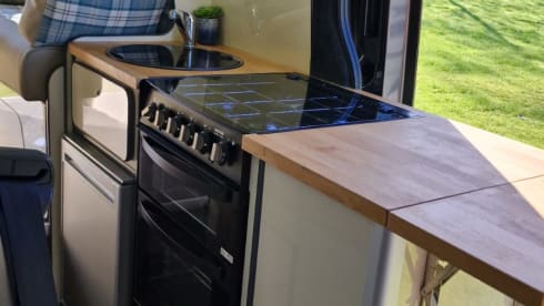 Dark night – 4 berth Volkswagen campervan from 2021