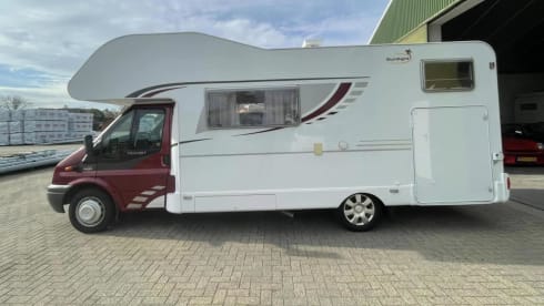 Family camper with bunk bed, 6 persons - Sunlight Alcove from 2009