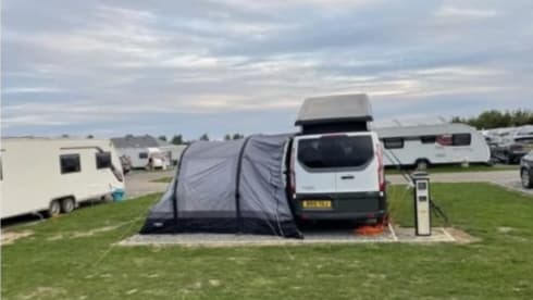 Tommy – 4 berth Ford Transit Custom pop top  campervan 