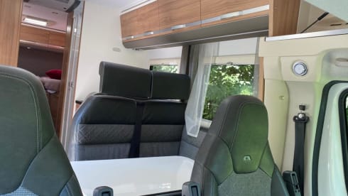 den bult – !Only for driver's license C! - New luxury camper Adria Axess XL S670SL