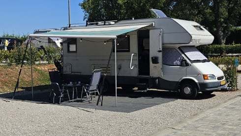 Comfortable 4-person Ford Transit Rimor Camper - Perfect for Families!