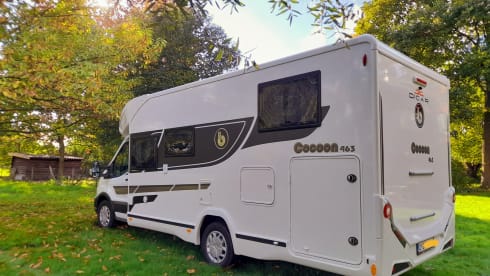 New Benimar Cocoon 463 10/2022 with silent roof air conditioning