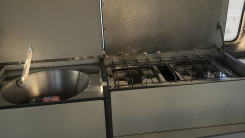 Celeste – VOLKSWAGEN T4 BILBOS 4 POSTI LETTO CAMPERVAN