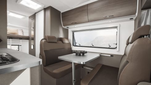 A6600BB – Etrusco 6 berth 6 seatbelts 2021. Automatic . 5G Internet. Solar Panels.