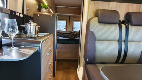 Hymer Grand Canyon, automatic, km free, 4 persons from 2017