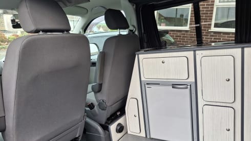 Skully – 4 berth Volkswagen campervan from 2014