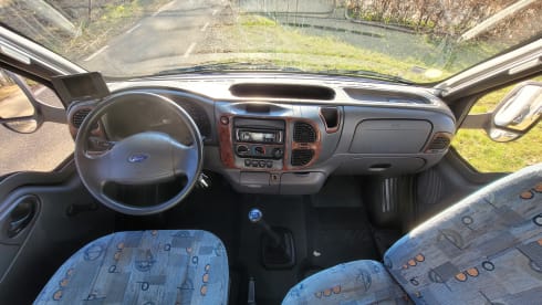 Bobby – 2p Ford semi-integrated from 2006