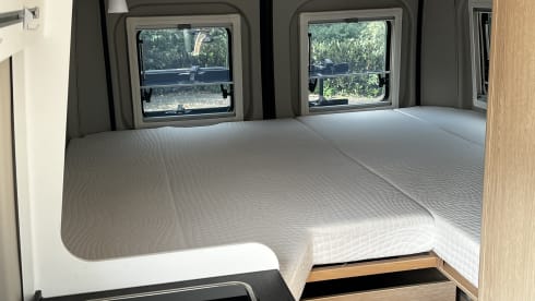 Camperrent 400 – 3p Sunlight bus from 2025
