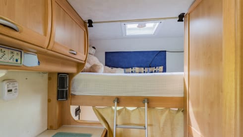 Nice compact 5p McLouis camper