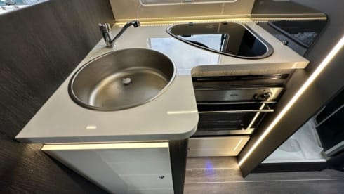 2026 5 berth - Auto / 2 cabins  – New Zefiro 696  auto - Wi-Fi / Rear double bed.