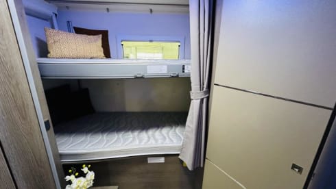 Challenger 380 automatic 4 persons