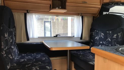 3 people LMC semi-integrated from 2001 for a wonderful holiday