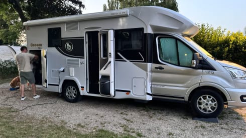 The Floof – 4p Benimar semi-integrated uit 2024