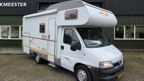 6p Dethleffs alcove uit 2006