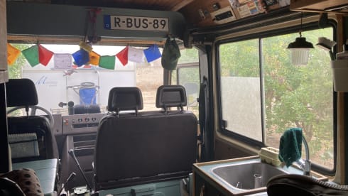 Dudo – Dudo: Mercedes 609D bus camper - Off-grid