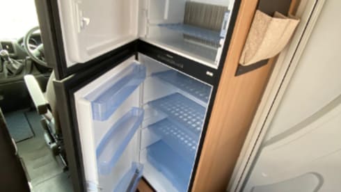 Sunny – Your next family holiday - 2020 6 Berth Motorhome