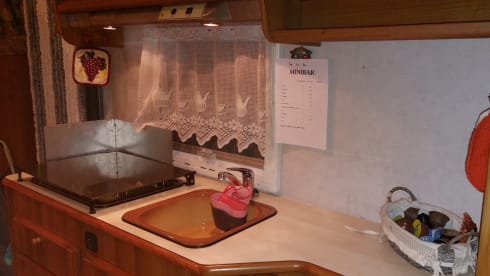 EvEn – Comfortable camper with 7 travel places and 7 sleeping places,
