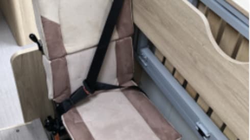 Kelsee – Kelsee 4 berth Elddis 155 Evolution Coachbuilt 2019