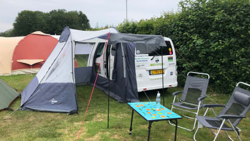 6 Personen E-Wohnmobil Nissan ENV200 Elektrischer kompakter Buscamper