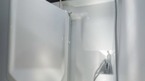 JUNIOR SUITE  – Adria Van 600 familie met 4 zitplaatsen