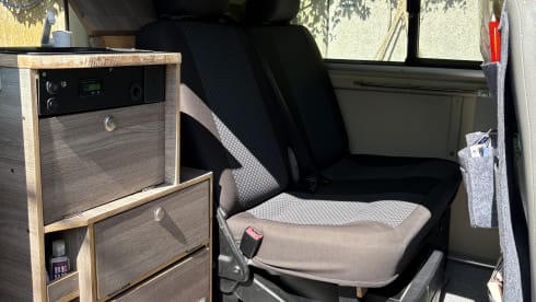 De Witte Panter – 2p Volkswagen campervan from 2004
