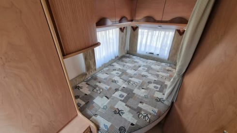 4p Fiat Burstner semi-integrated from 2004