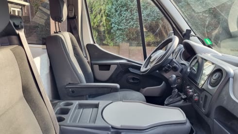 De EcoExpress – New: Luxury gas-free off-grid camper