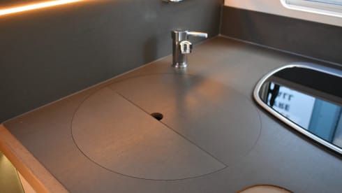 Pegaso  – Splendido camper di classe A - 4 posti letto - 5 cinture di sicurezza, Pegaso 740 