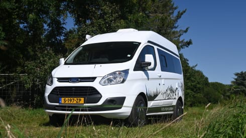2p 131PK Ford buscamper uit 2017